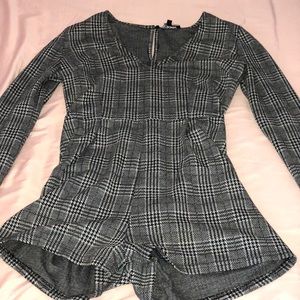 Fashion nova Grey long sleeve outfit